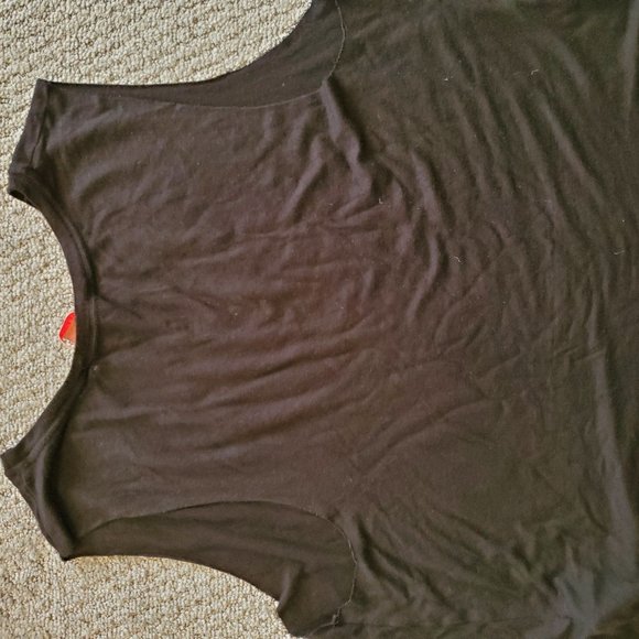 REBELLIOUS ONE crop top - Gently Used - Picture 3 of 5